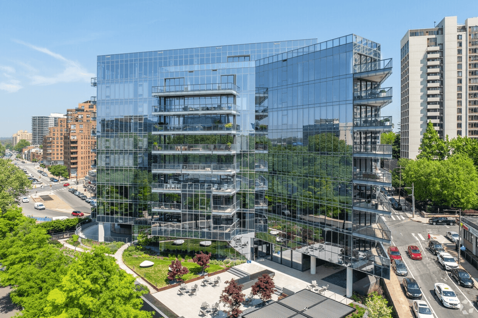 2100 Hamilton - Image 2