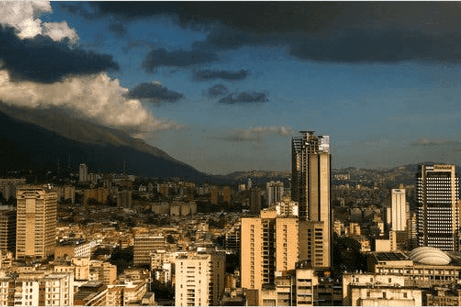 45 Avenida Tower - Image 2