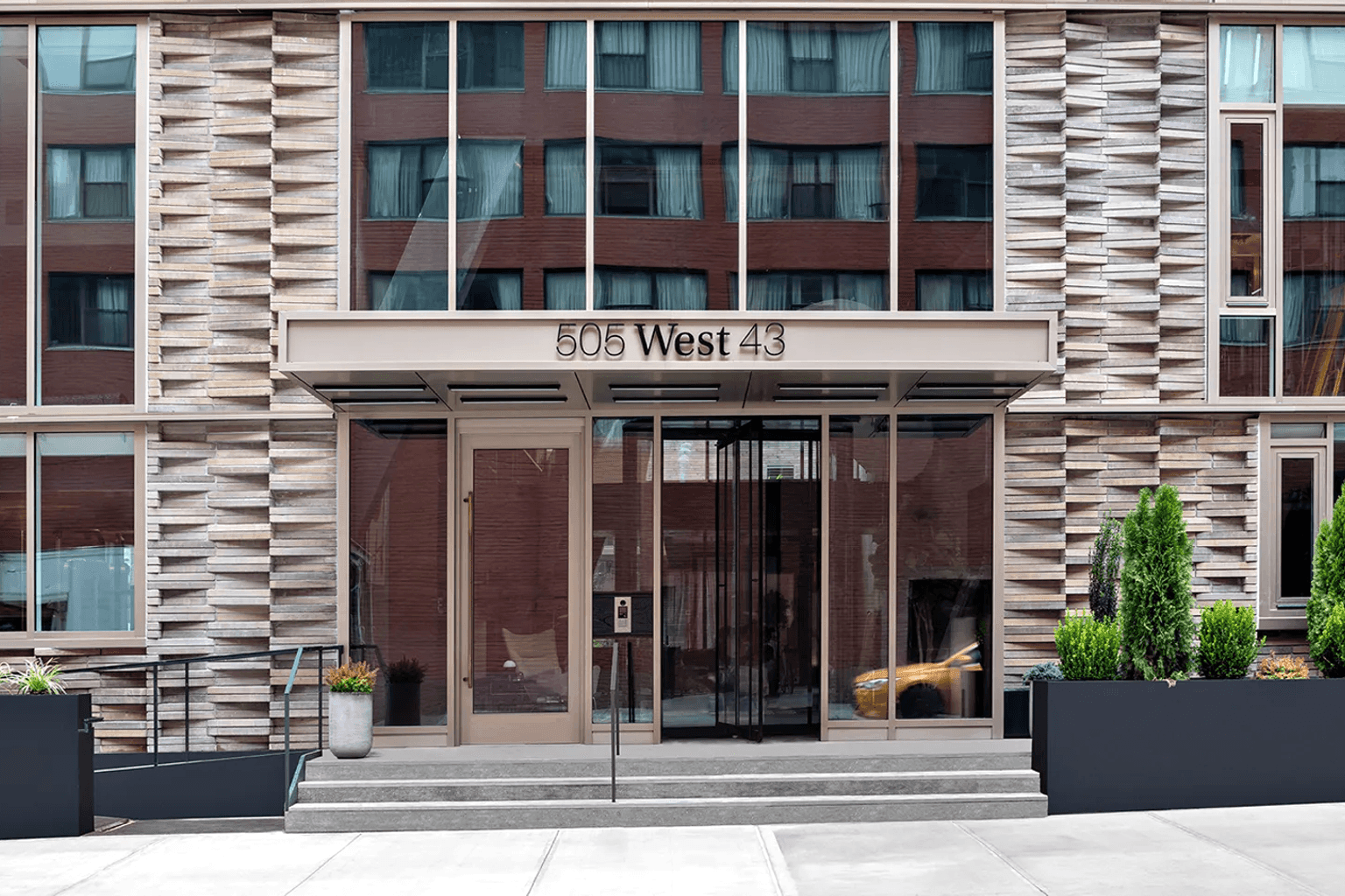 505 W 43