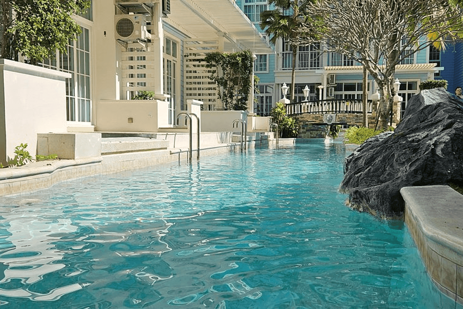 Grand Florida Beachfront - Image 3
