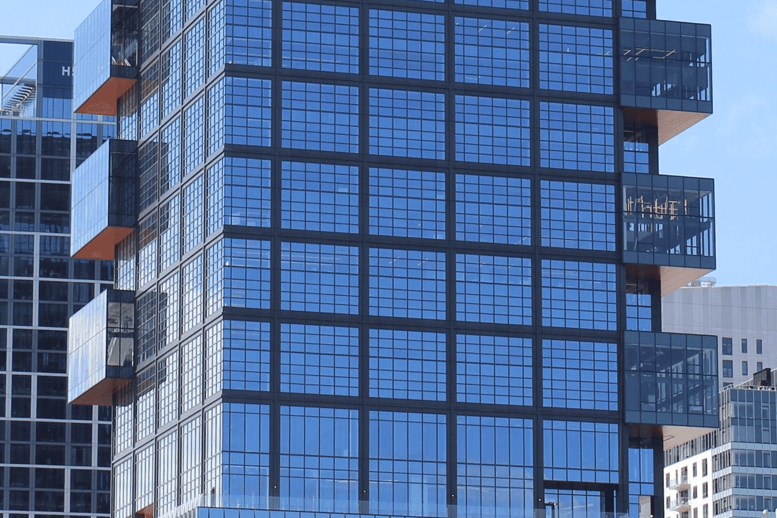 Hub on Causeway - Image 2