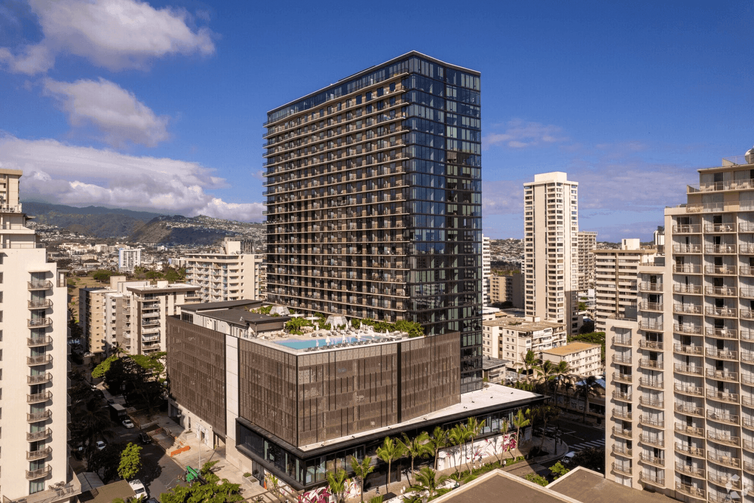 Lilia Waikiki - Image 3
