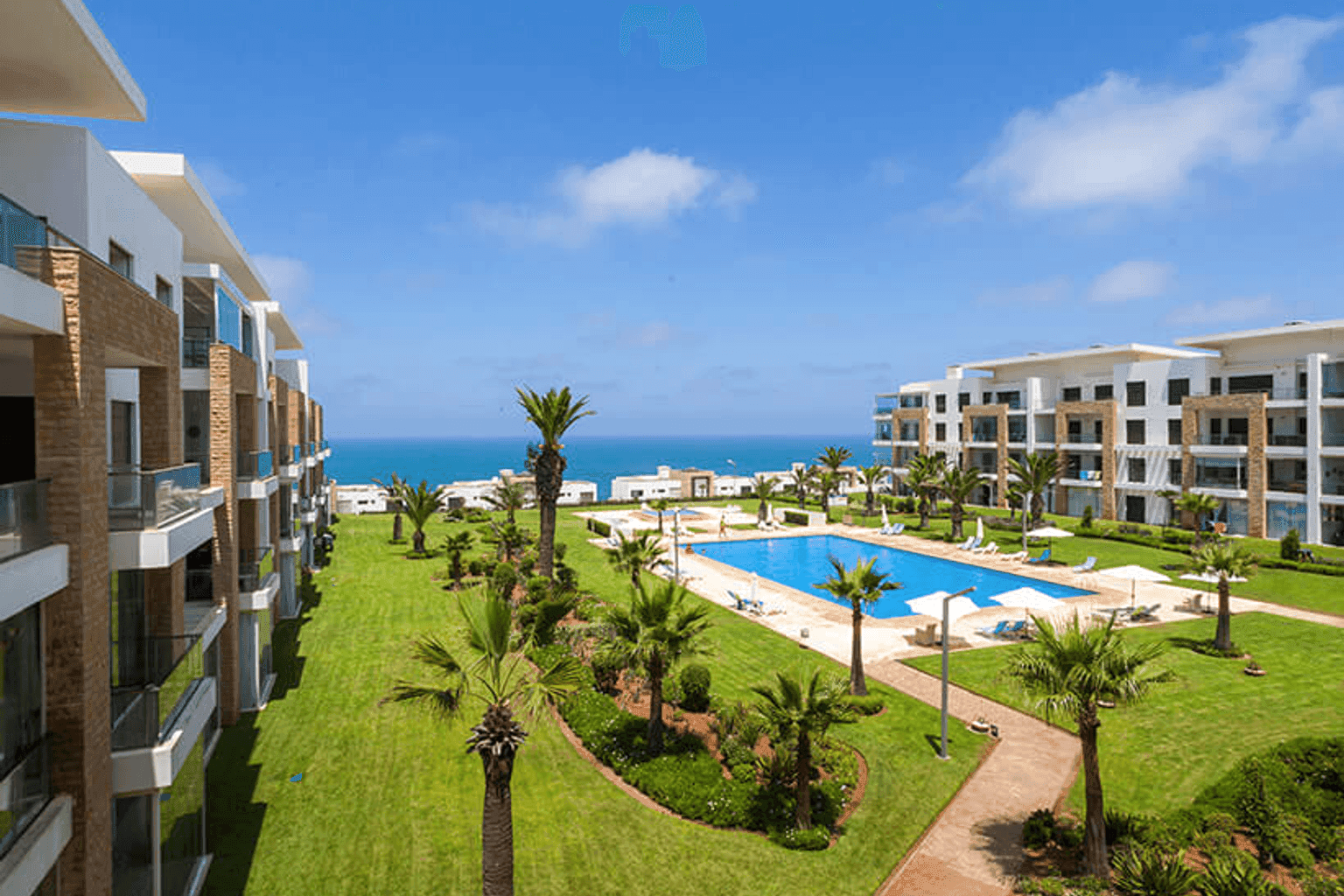 Plage des Nations Golf City - Image 3