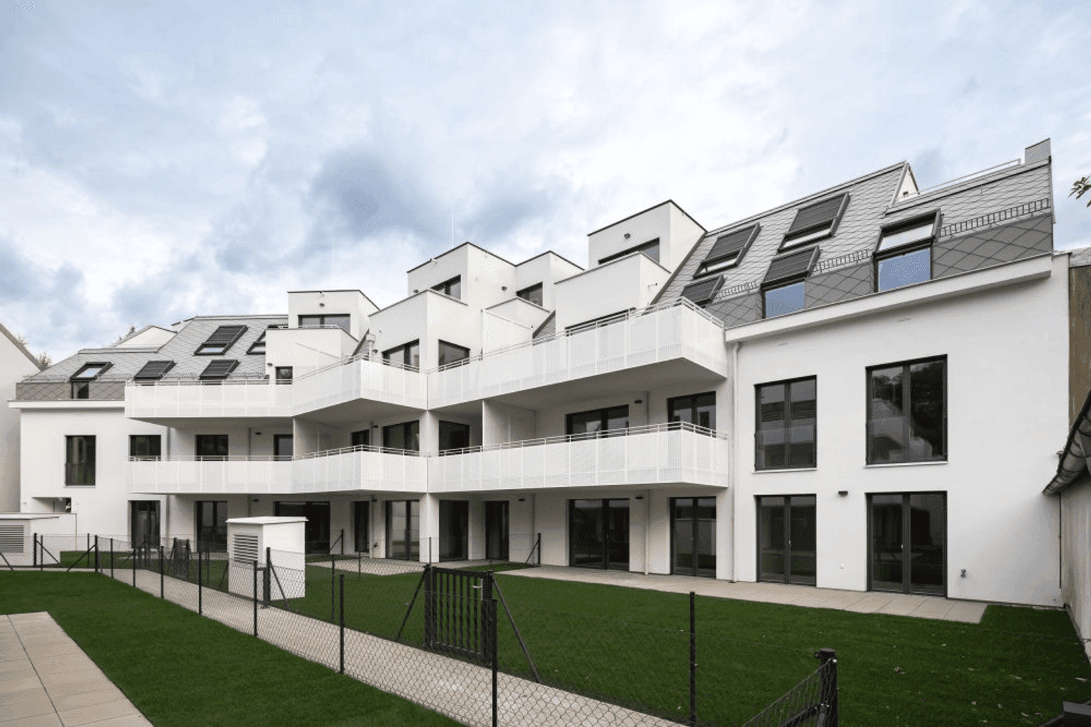 Zwei beim Kirschbaum (Hauptstraße 104) - Image 3