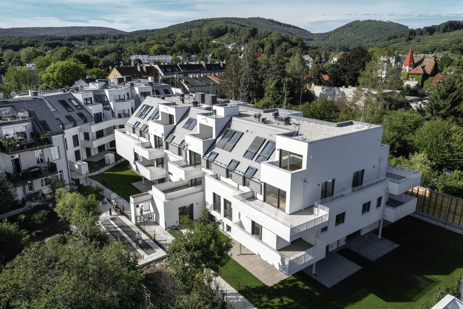 Zwei beim Kirschbaum (Hauptstraße 104)